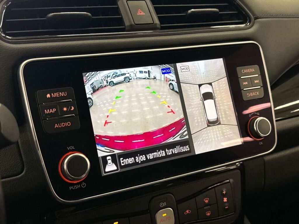 Nissan Leaf 2021 Punainen