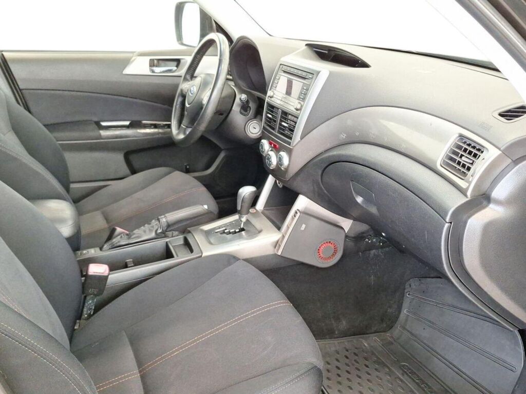 Subaru Forester 2008 Musta