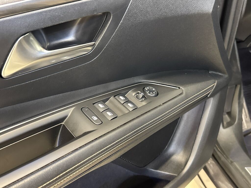 Peugeot 3008 2020 Harmaa