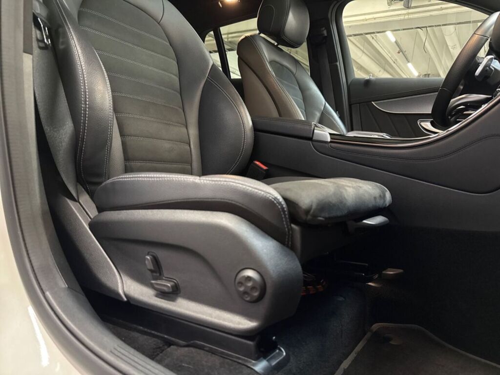 Mercedes-Benz EQC 2021 Valkoinen