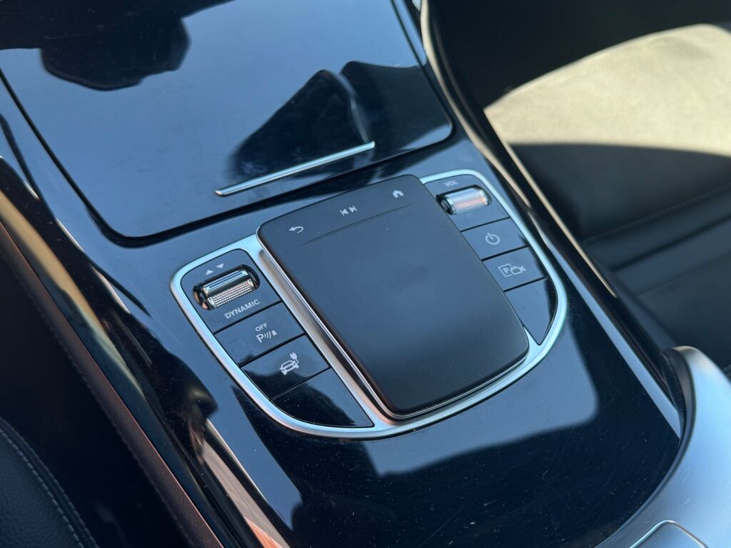 Mercedes-Benz EQC 2021 Valkoinen