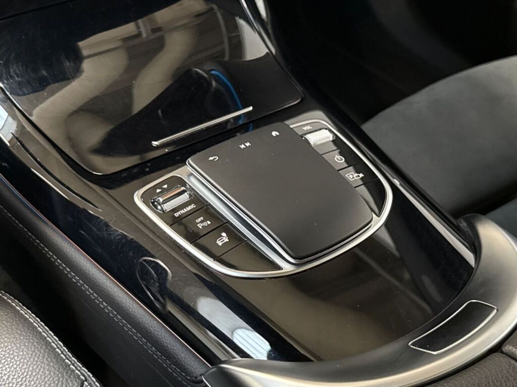 Mercedes-Benz EQC 2021 Valkoinen