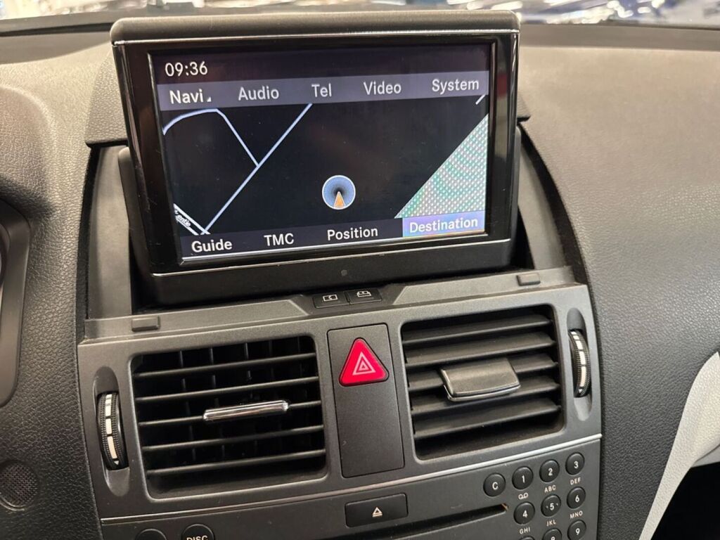 Mercedes-Benz C 2011 Musta
