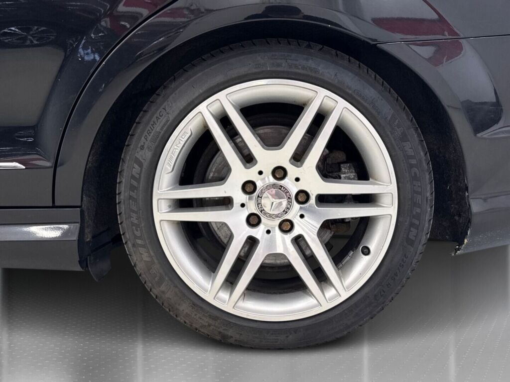 Mercedes-Benz C 2011 Musta