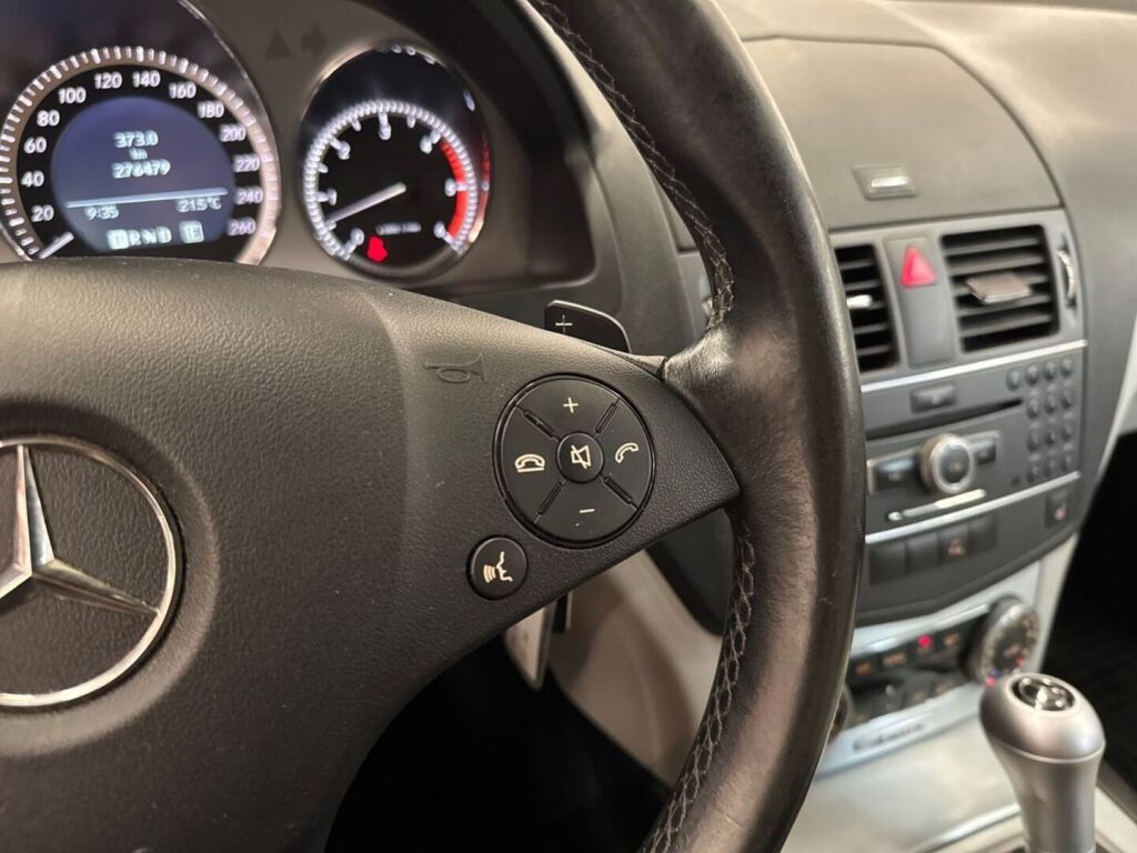Mercedes-Benz C 2011 Musta