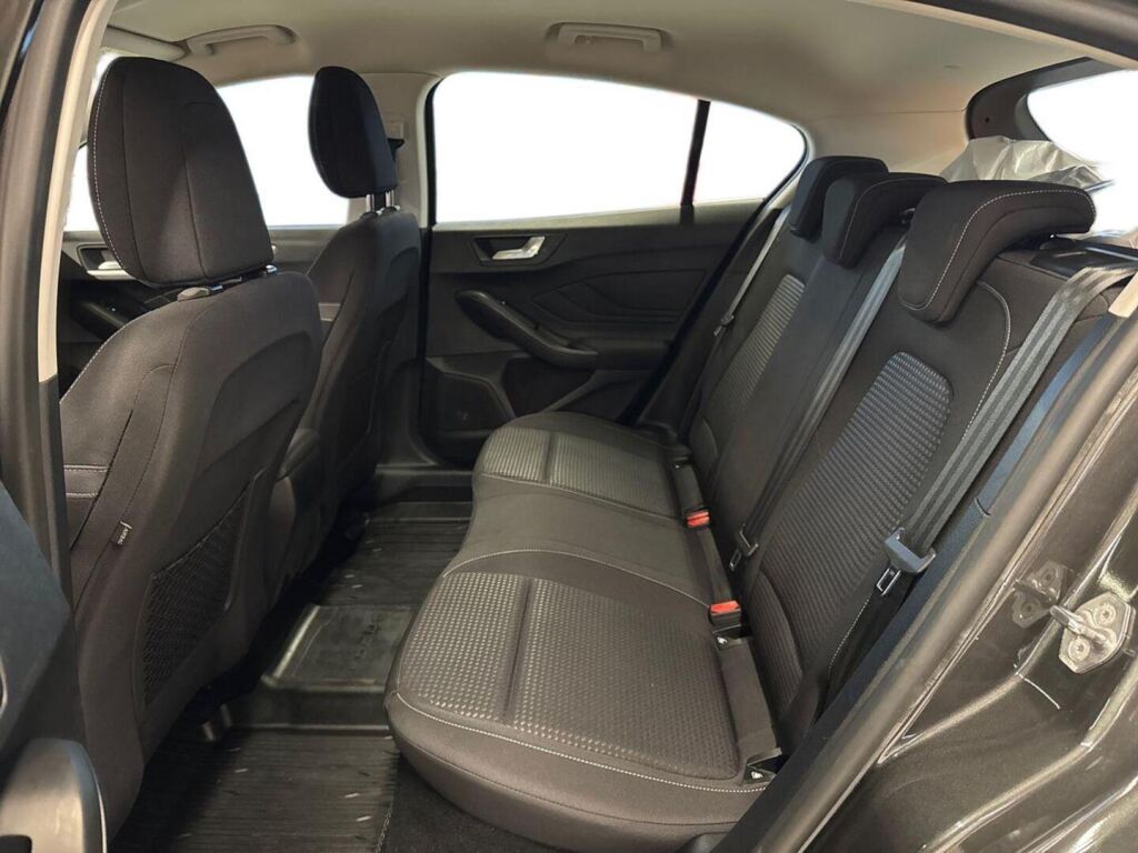 Ford Focus 2021 Harmaa