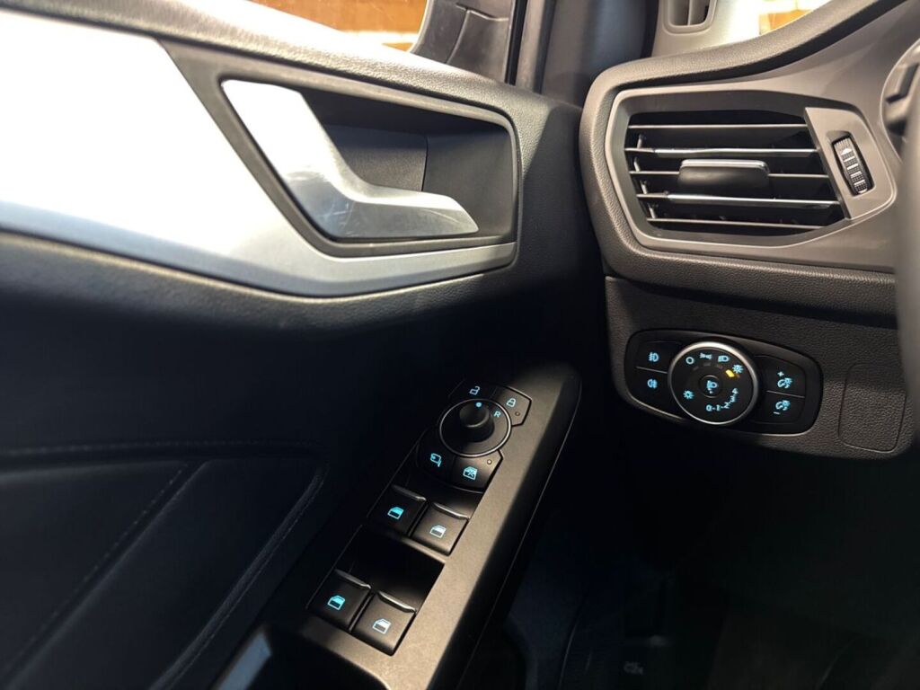 Ford Focus 2021 Harmaa