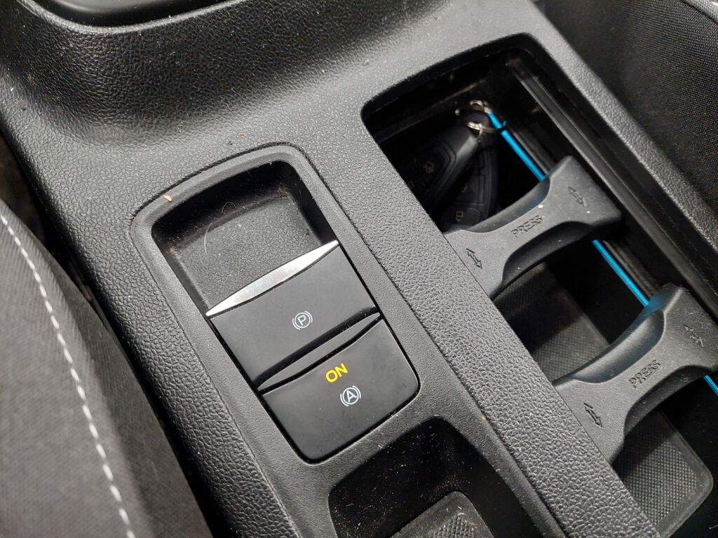 Ford Focus 2021 Harmaa