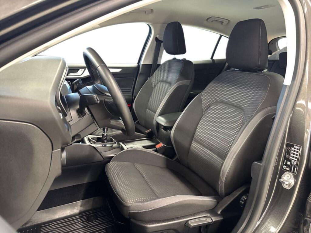 Ford Focus 2021 Harmaa