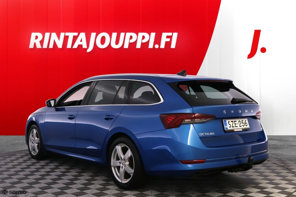 Skoda Octavia 2022 Sininen