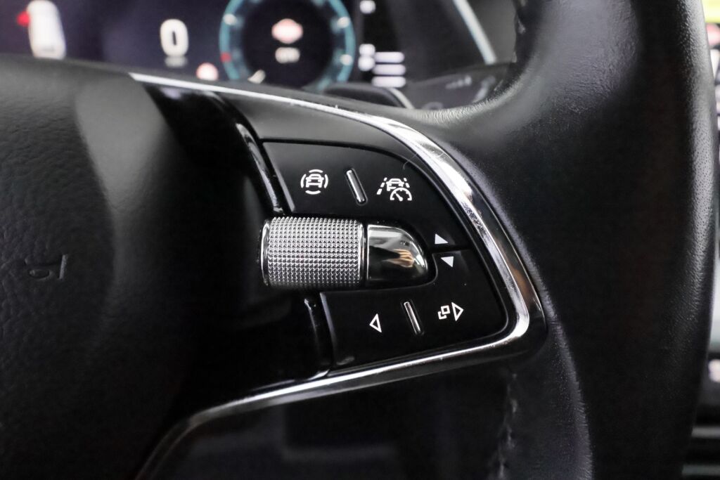 Skoda Octavia 2022 Sininen