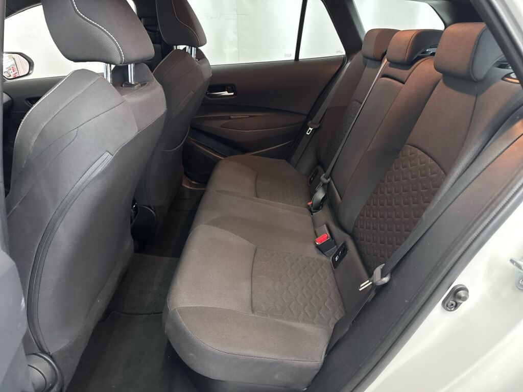 Toyota Corolla 2021 Valkoinen