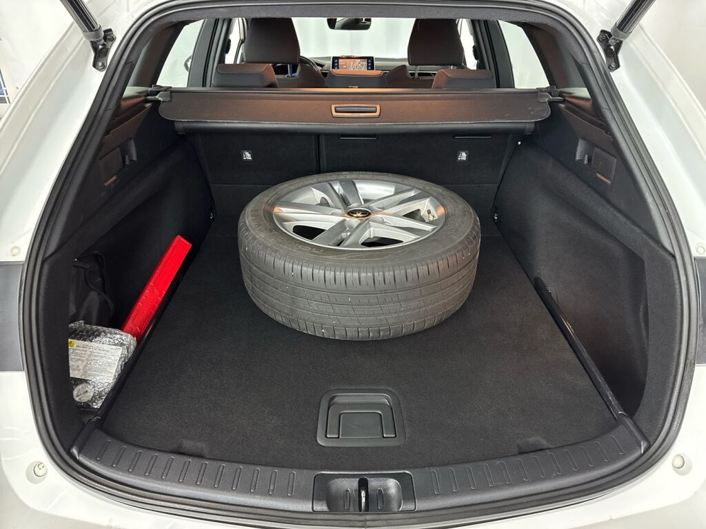 Toyota Corolla 2021 Valkoinen