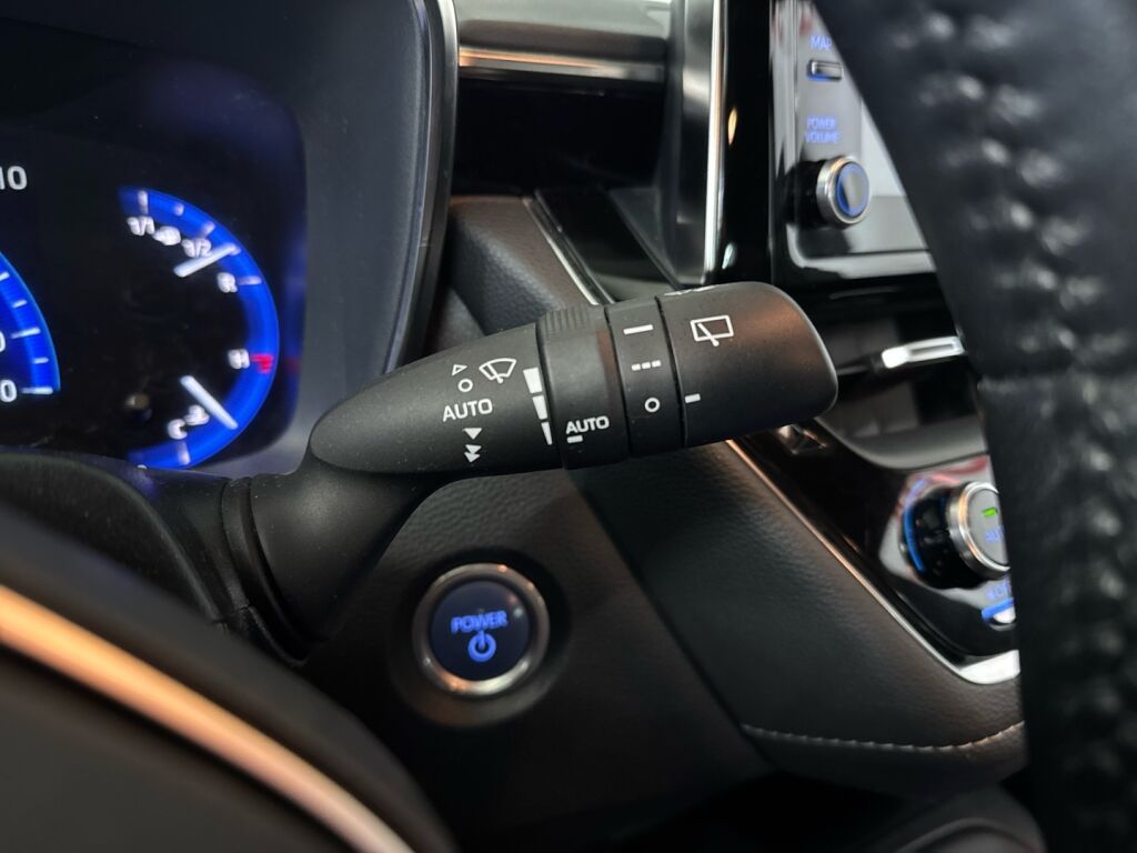 Toyota Corolla 2021 Valkoinen