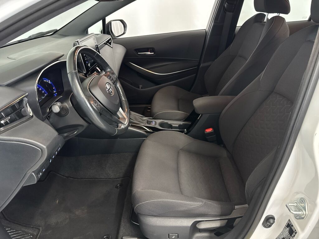 Toyota Corolla 2021 Valkoinen