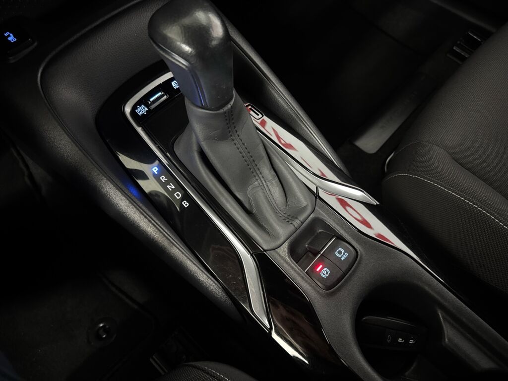 Toyota Corolla 2021 Valkoinen