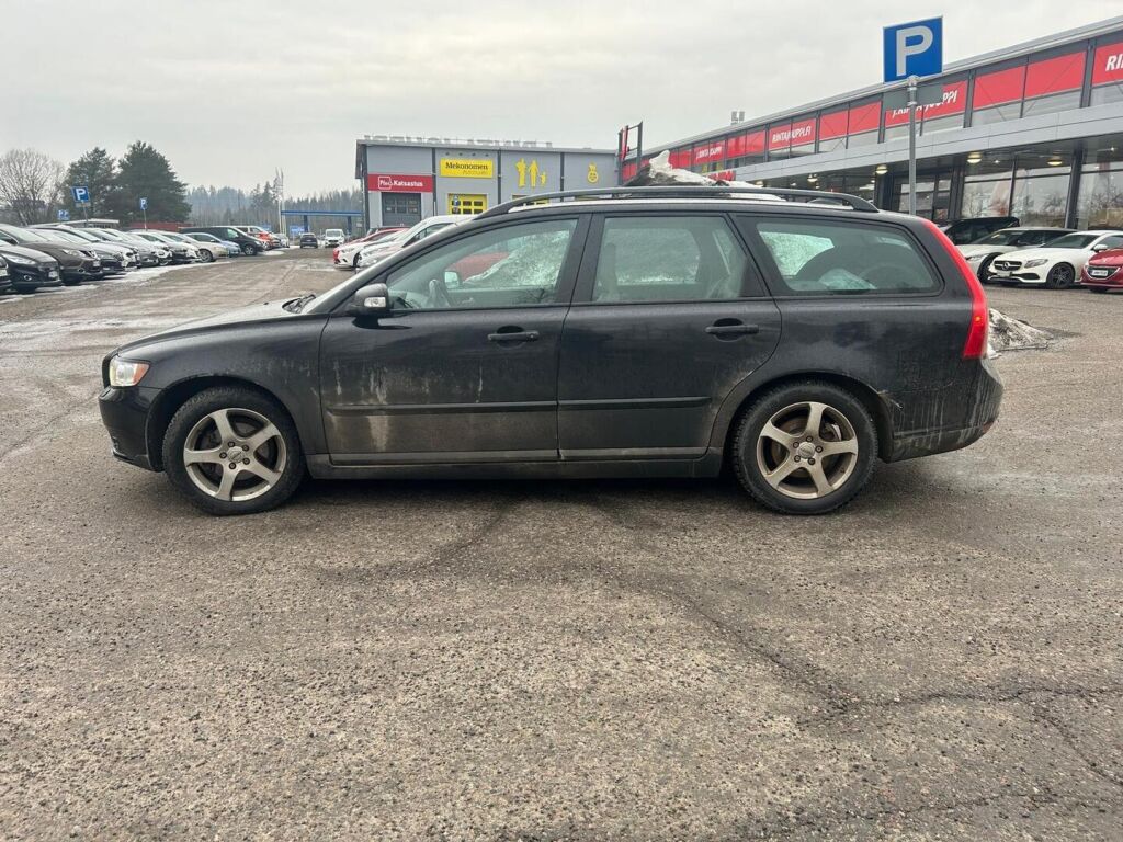 Volvo V50 2007 Musta