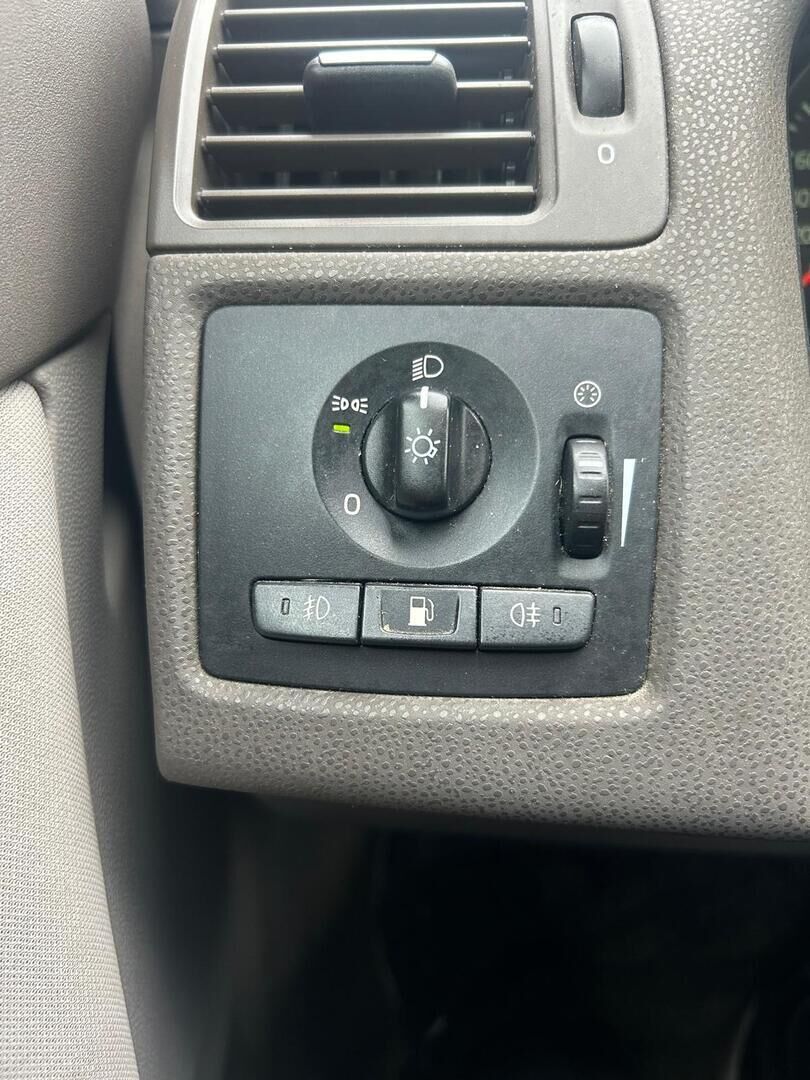 Volvo V50 2007 Musta