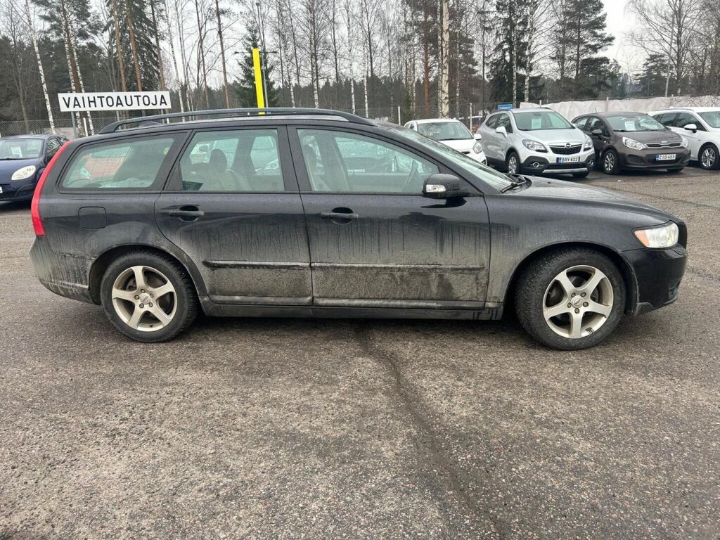 Volvo V50 2007 Musta