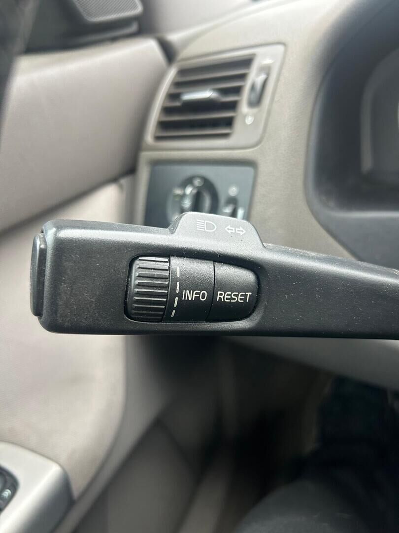 Volvo V50 2007 Musta