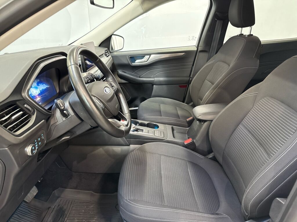 Ford Kuga 2021 Valkoinen