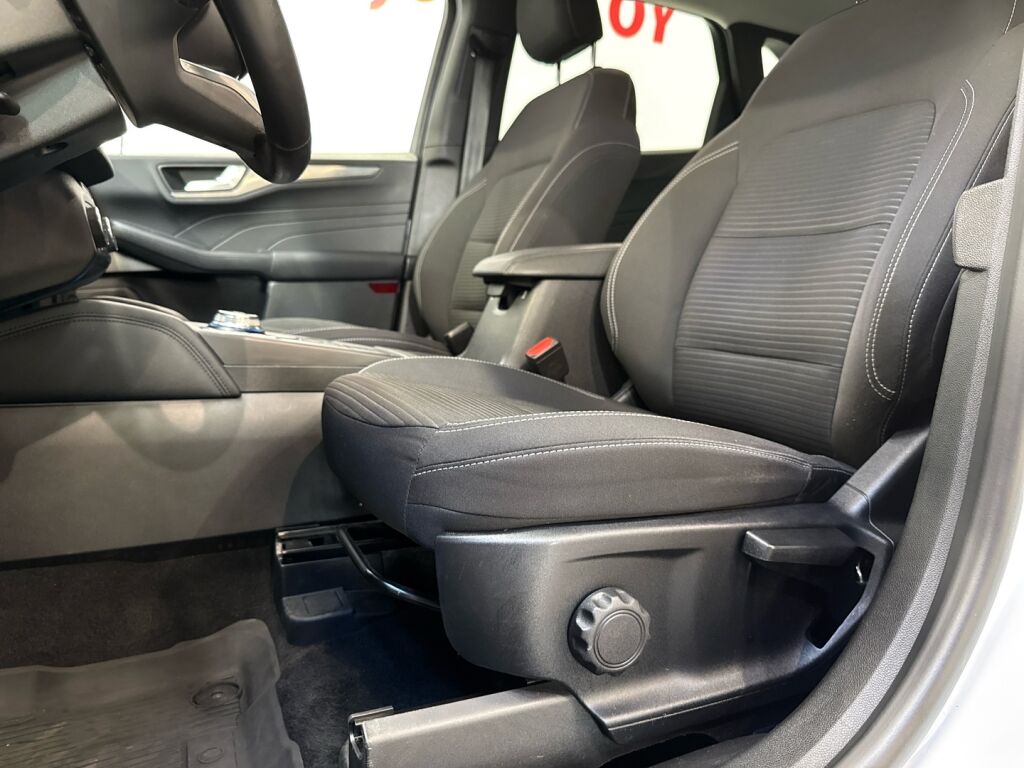 Ford Kuga 2021 Valkoinen