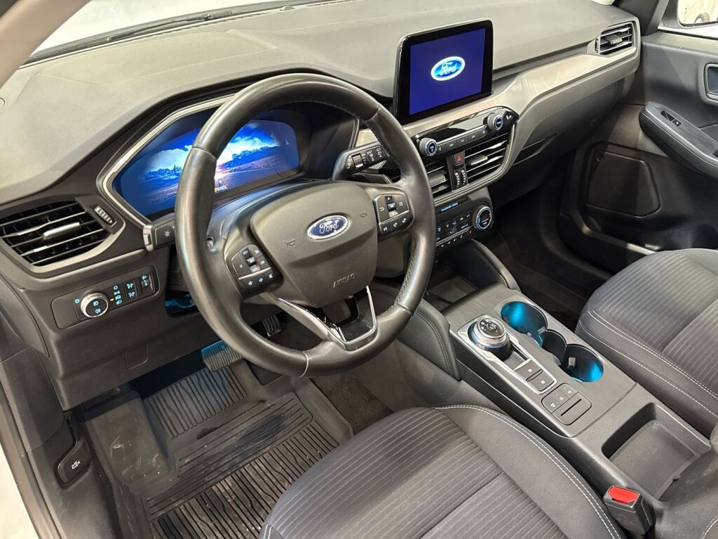 Ford Kuga 2021 Valkoinen