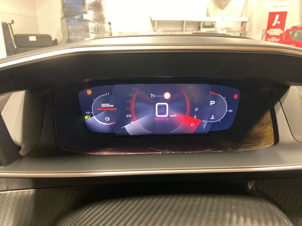 Peugeot 2008 2021 Oranssi