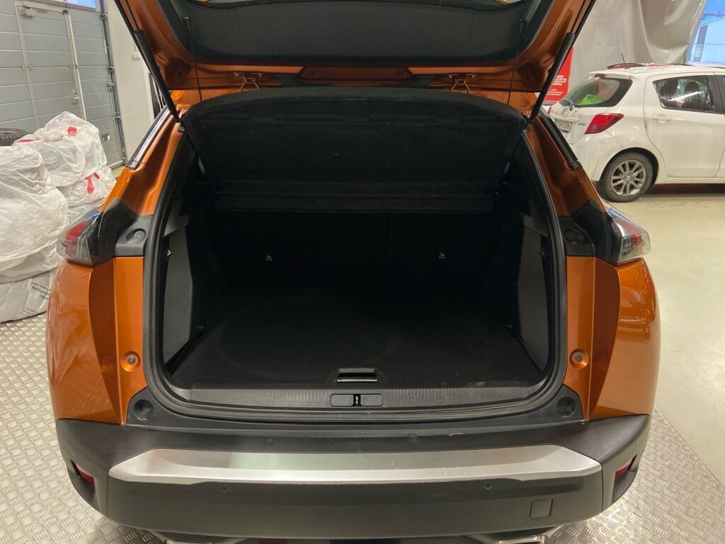 Peugeot 2008 2021 Oranssi