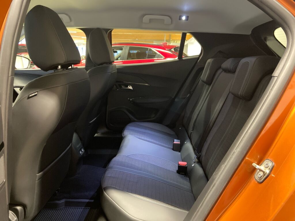 Peugeot 2008 2021 Oranssi