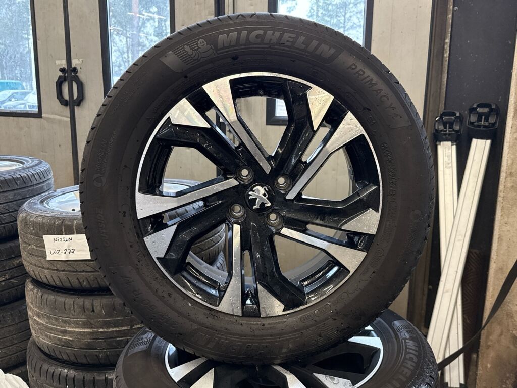 Peugeot 2008 2022 Harmaa