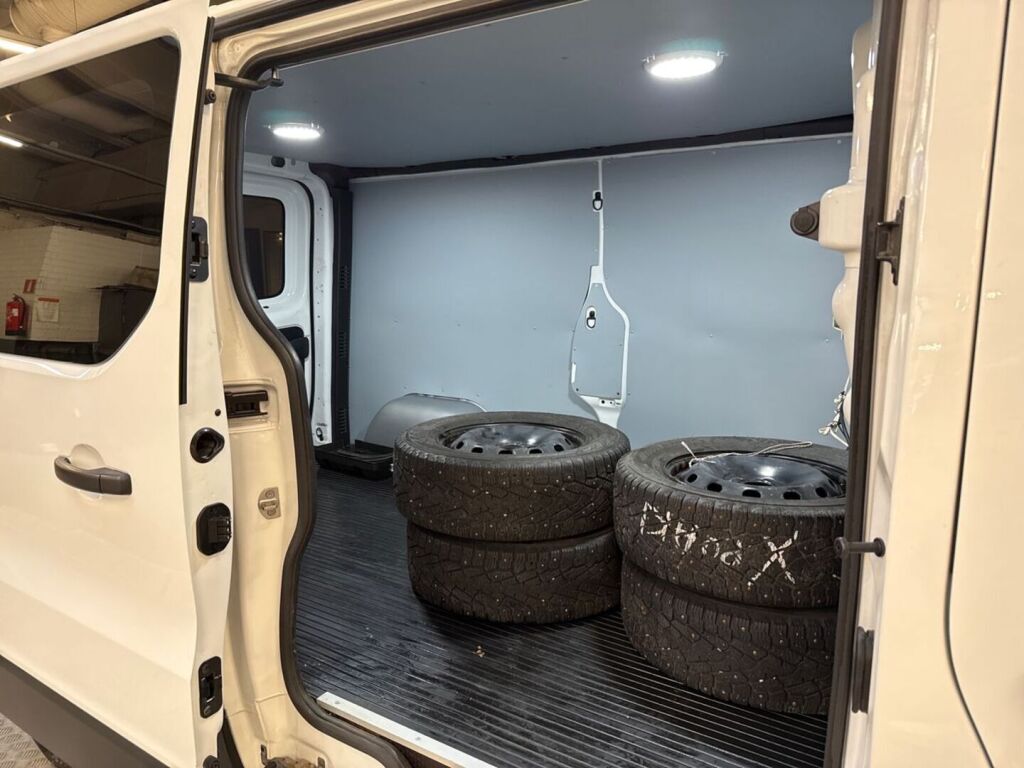 Renault Trafic 2022 Valkoinen