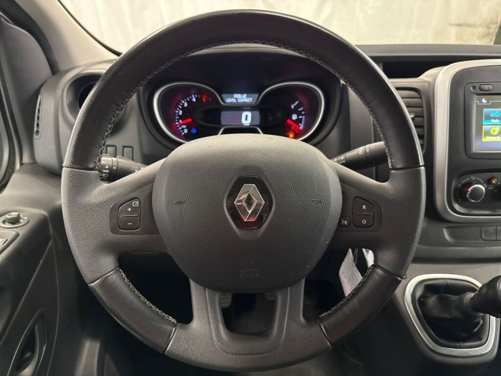 Renault Trafic 2022 Valkoinen