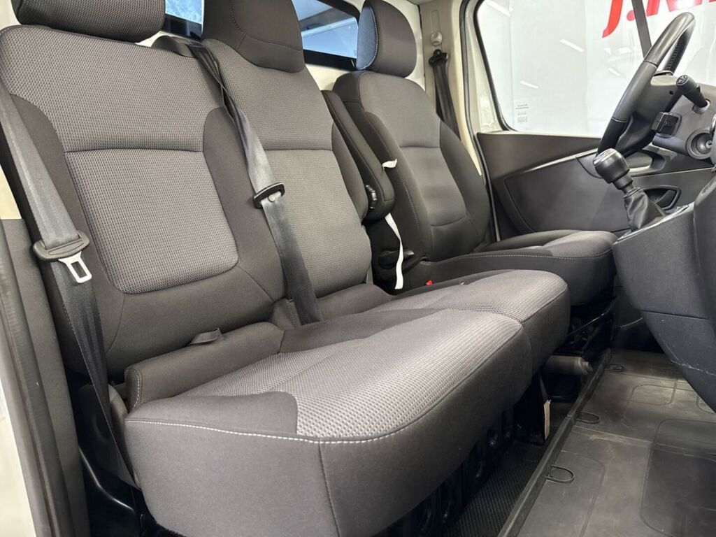 Renault Trafic 2022 Valkoinen