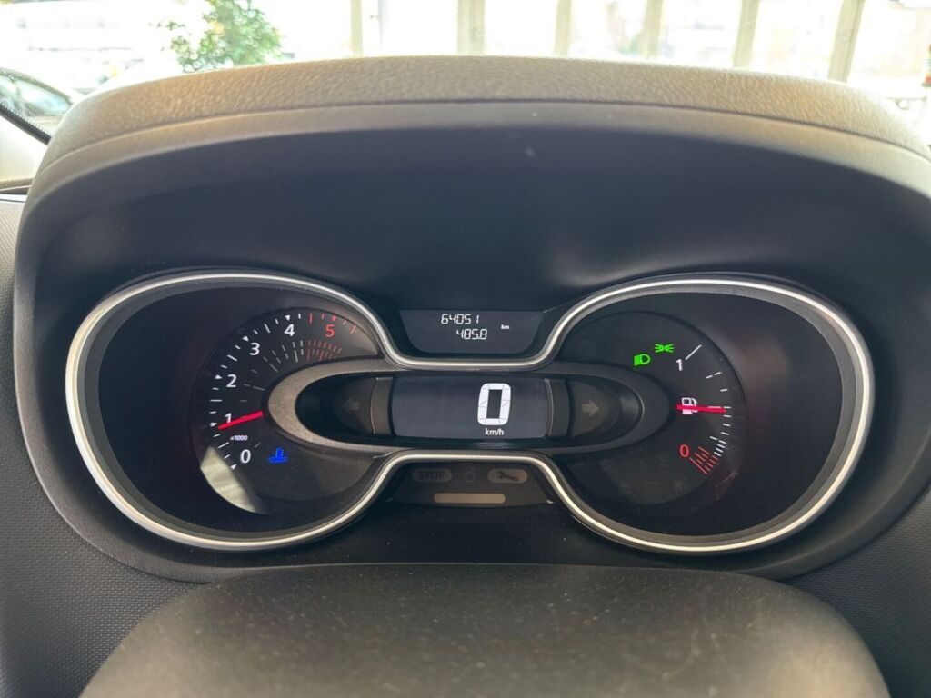 Nissan NV300 2021 Valkoinen