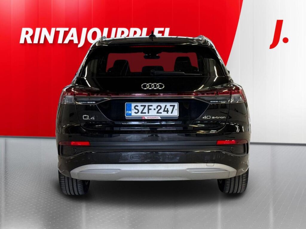 Audi Q4 e-tron 2022 Musta