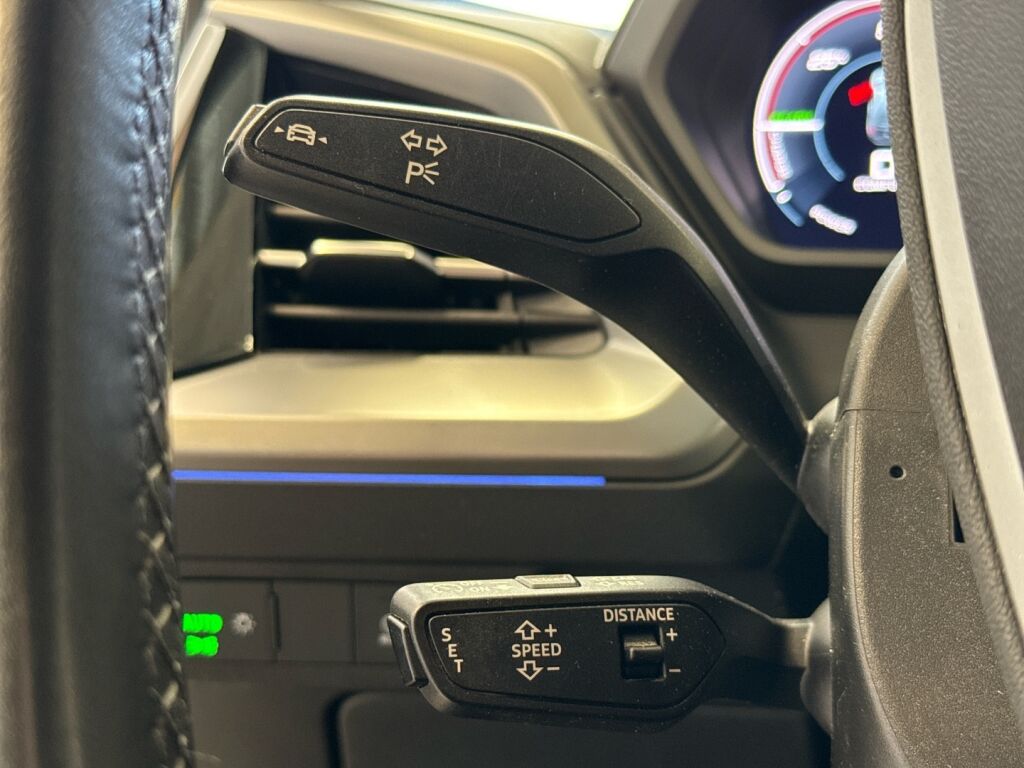 Audi Q4 e-tron 2022 Musta