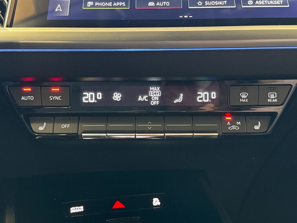 Audi Q4 e-tron 2022 Musta
