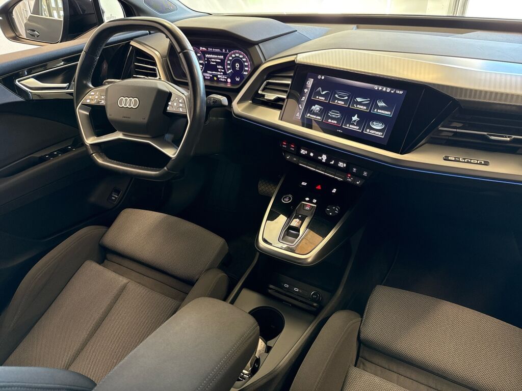 Audi Q4 e-tron 2022 Musta