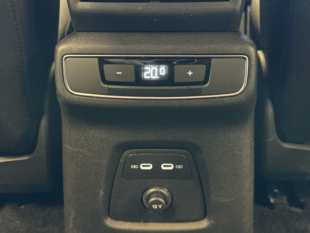 Audi Q4 e-tron 2022 Musta
