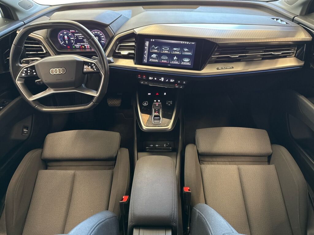 Audi Q4 e-tron 2022 Musta