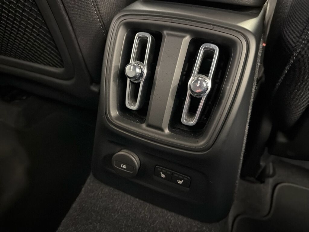 Volvo XC40 2022 Harmaa