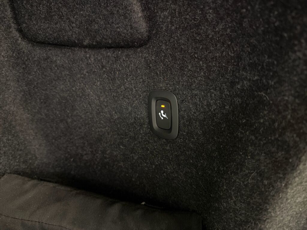 Volvo XC40 2022 Harmaa