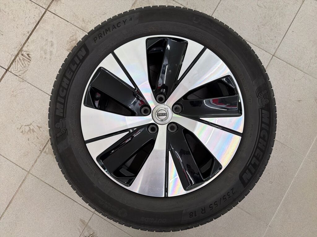 Volvo XC40 2022 Harmaa