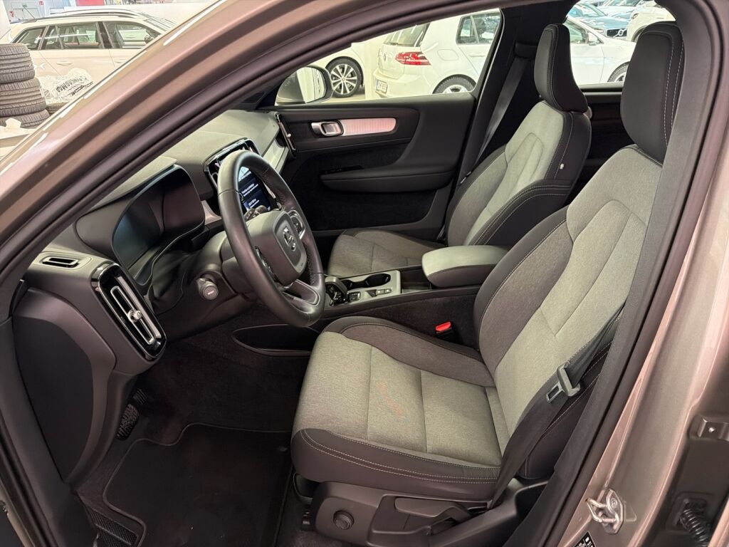 Volvo XC40 2022 Harmaa