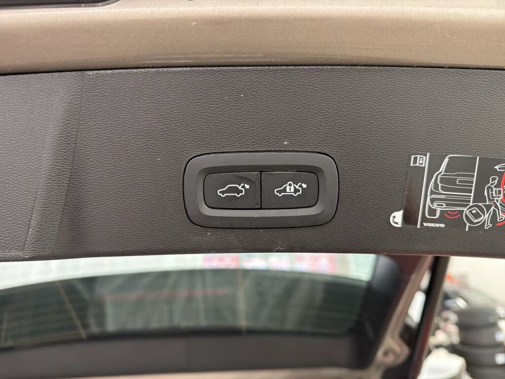 Volvo XC40 2022 Harmaa