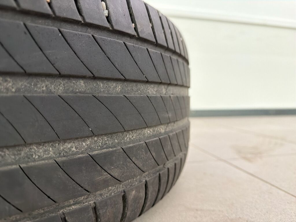 Volvo XC40 2022 Harmaa