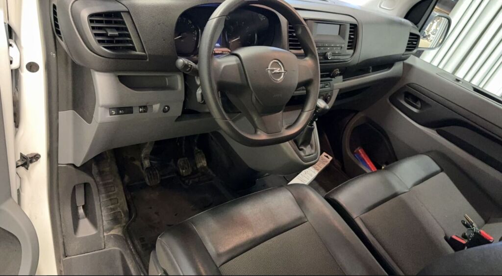 Opel Vivaro 2022 Valkoinen