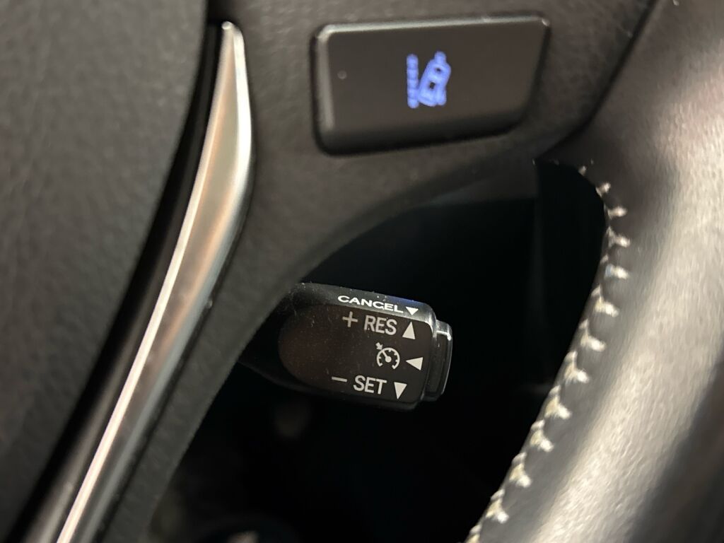 Toyota Auris 2018 Ruskea (beige)