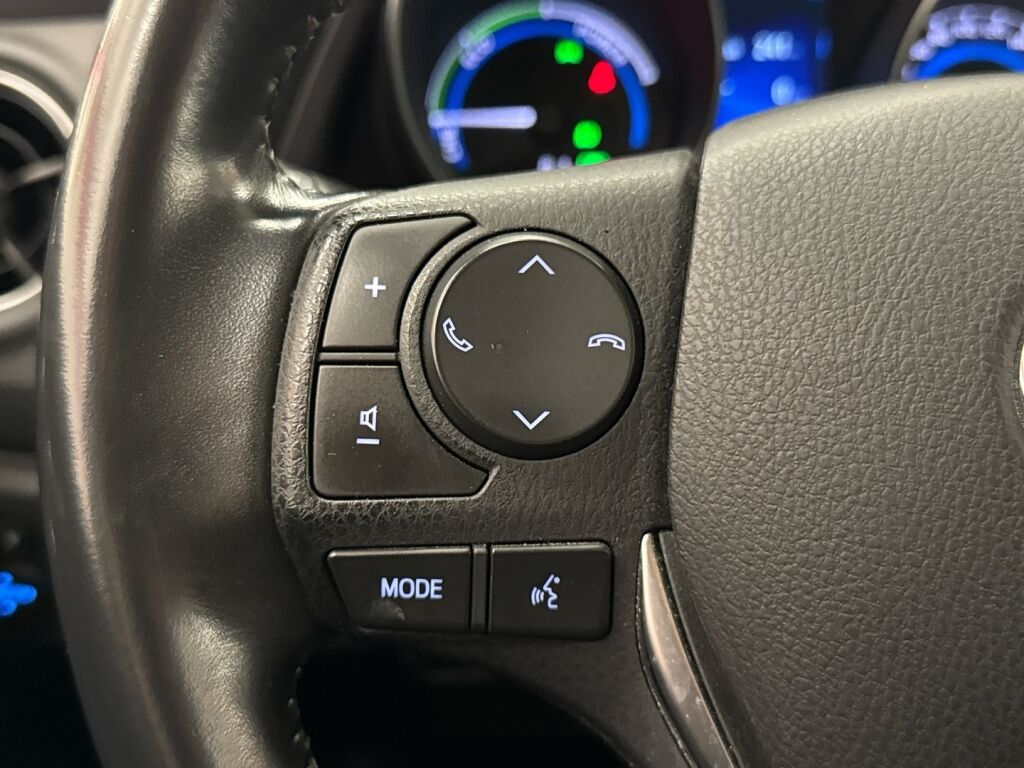 Toyota Auris 2018 Ruskea (beige)